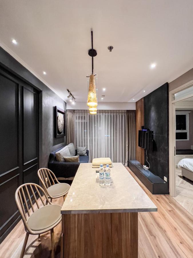 R30 Apartemen Gateway Pasteur 2Br Daymentroom Bandung Exteriör bild